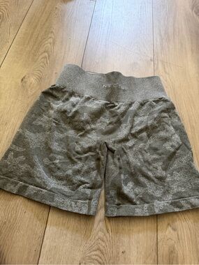 NVGTN High-Waist Olive Green Seamless Shorts